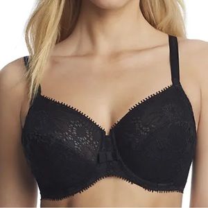Chantelle Bra US 38H